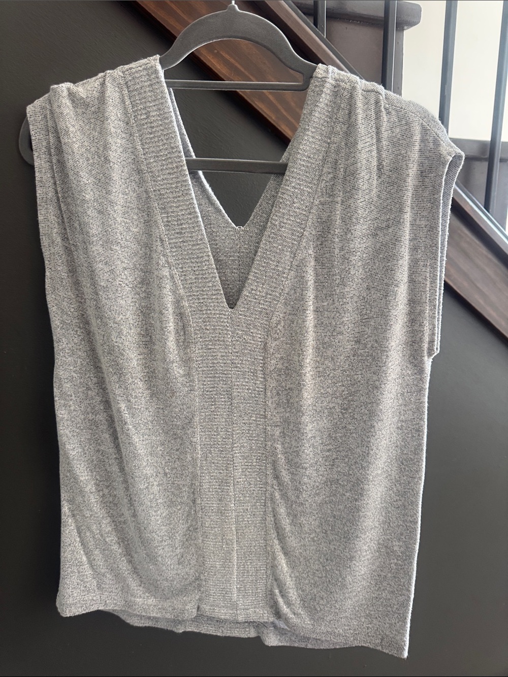 V-Neck Sleeveless Knit Tank Top - Gray
